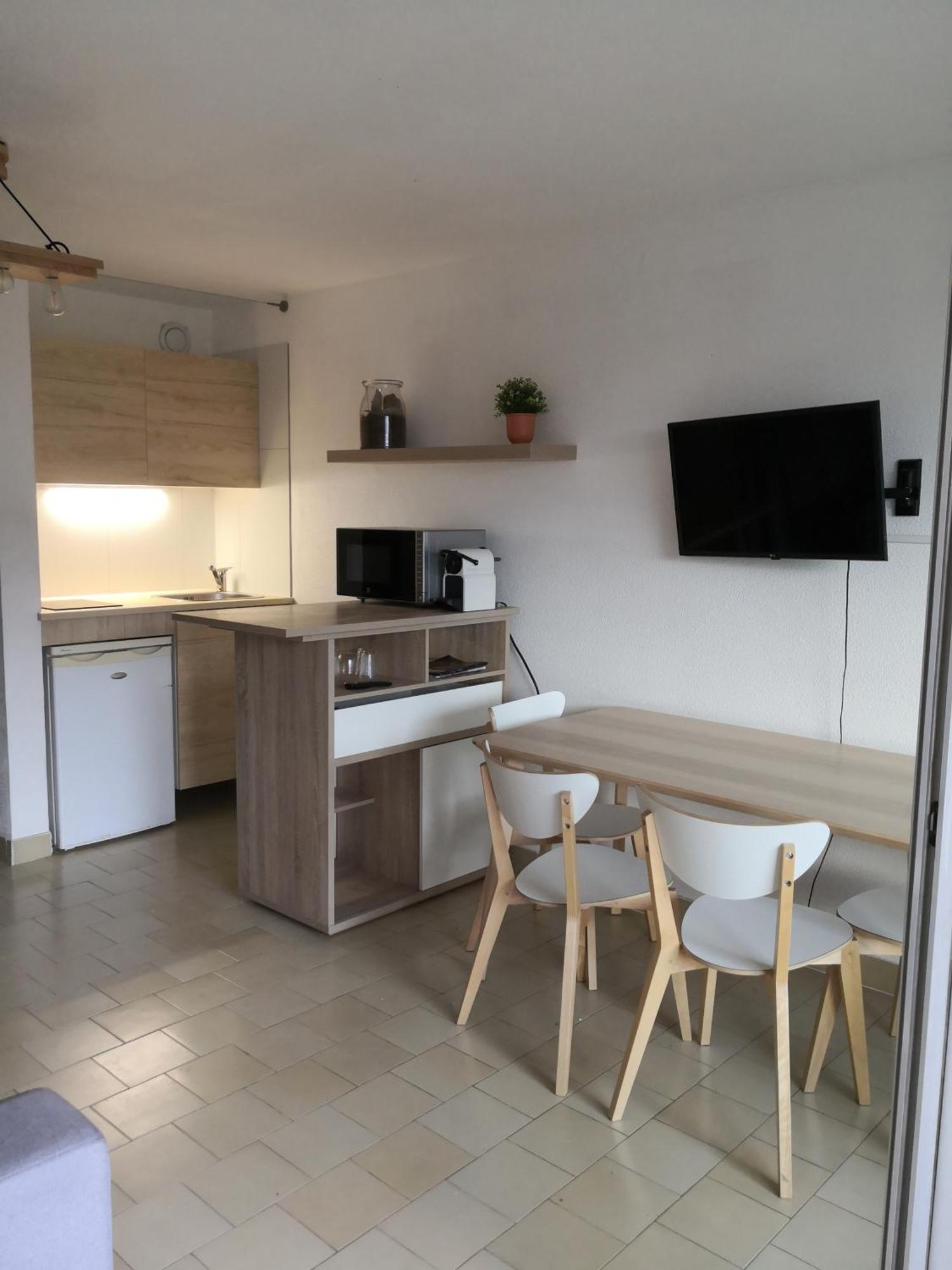 Studio A Hyeres Port - Proche De Toutes Commodites Exterior photo